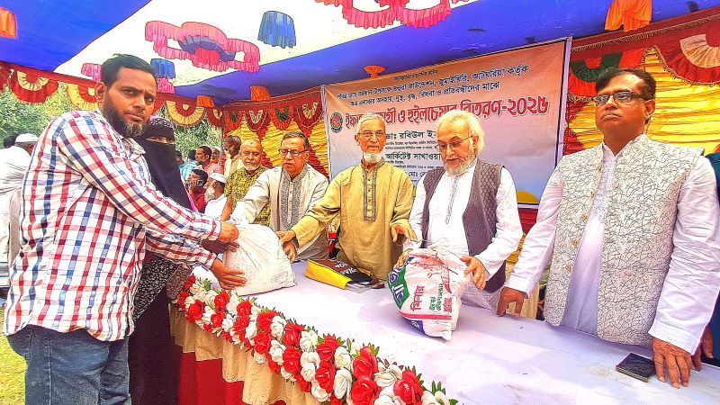 আটঘরিয়ায় জহুরা ফাউন্ডেশনের ইফতার সামগ্রী ও হুইল চেয়ার বিতরণ